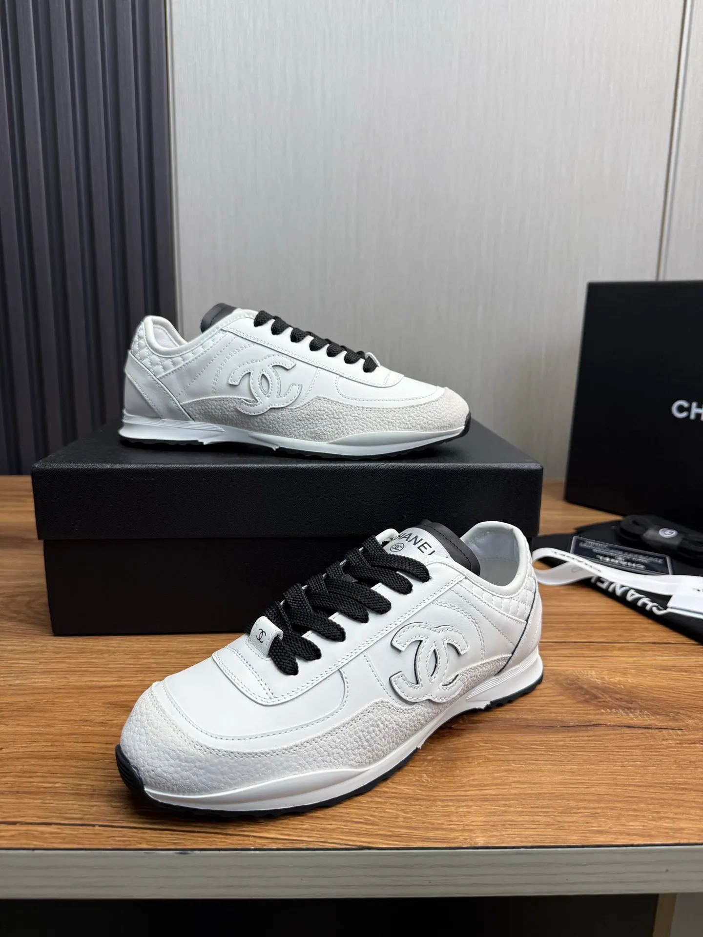 Men's men's shoes 💰600💰 Chanel Chanel 25A latest couple's white shoes casual sports shoes skate shoes 🩷💚 original purchase and development production Xiaoxiang C Home counter another super hot model, loved by Internet celebrity bloggers and ladies, various praises on social platforms, super popular and high quality 😍😍 latest material classic black and white color matching The upper foot is full of fashion 🎊🎊 ▪️Material: Original customized imported cowhide material ▪️Inner lining: Customized mesh ▪️Sole: Original open-molded TPU non-slip outsole ▪️Size: 35-44